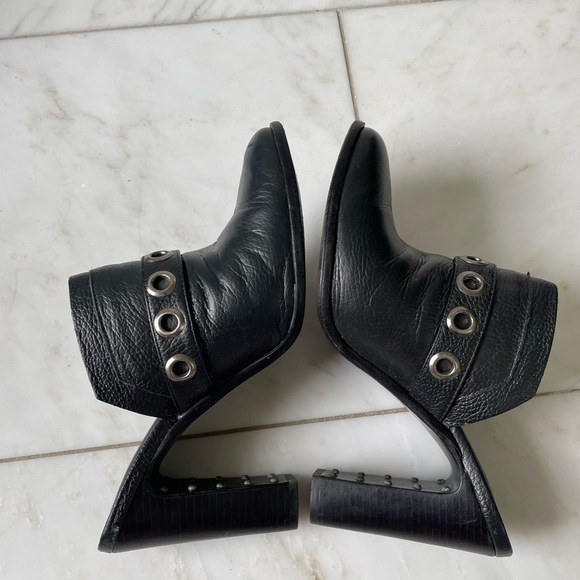 Trina Turk, women’s 8, Willoughby black leather and silver studded heeled mules - Picture 8 of 13